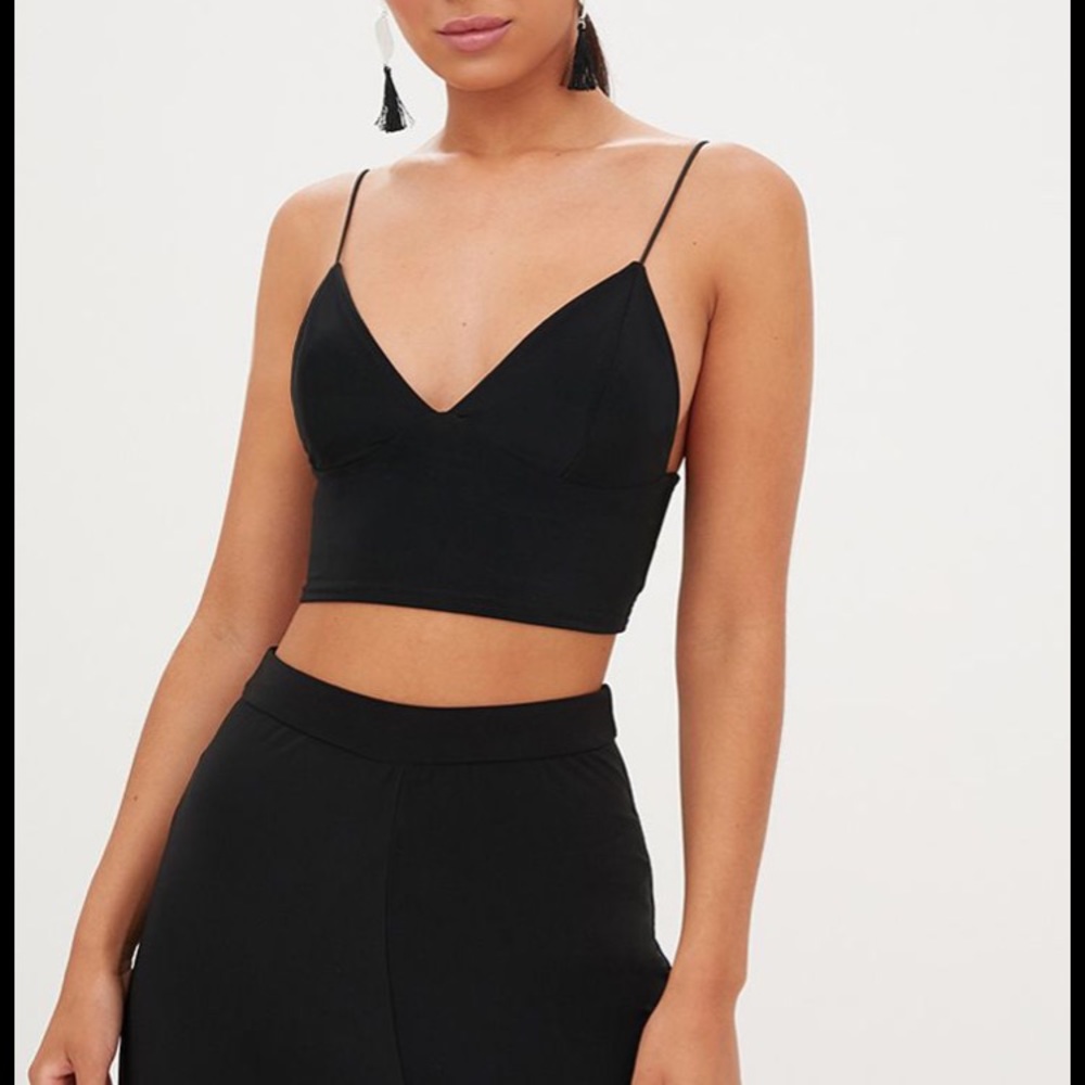 PRETTY LITTLE THING CROP TOP